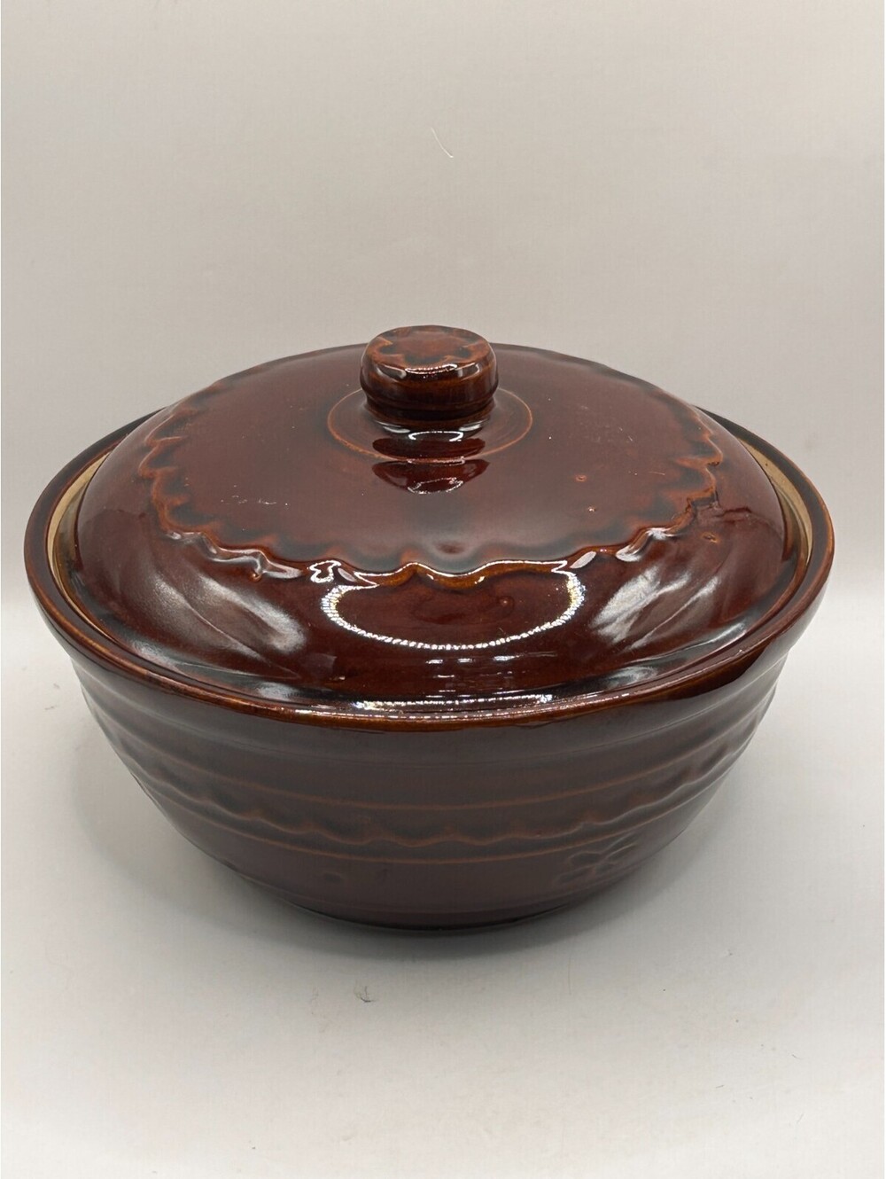 Vintage Mar-Crest Daisy Dot Stoneware Covered Casserole Dish Ovenproof USA 8.5"W